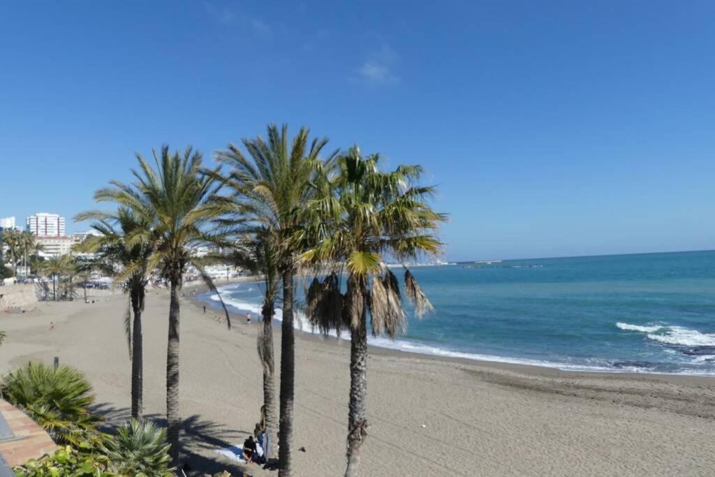 Holiday Rentals Piscina, Playa Parking A 5 Min Caminando Del Puerto De Benalmadena Exterior photo