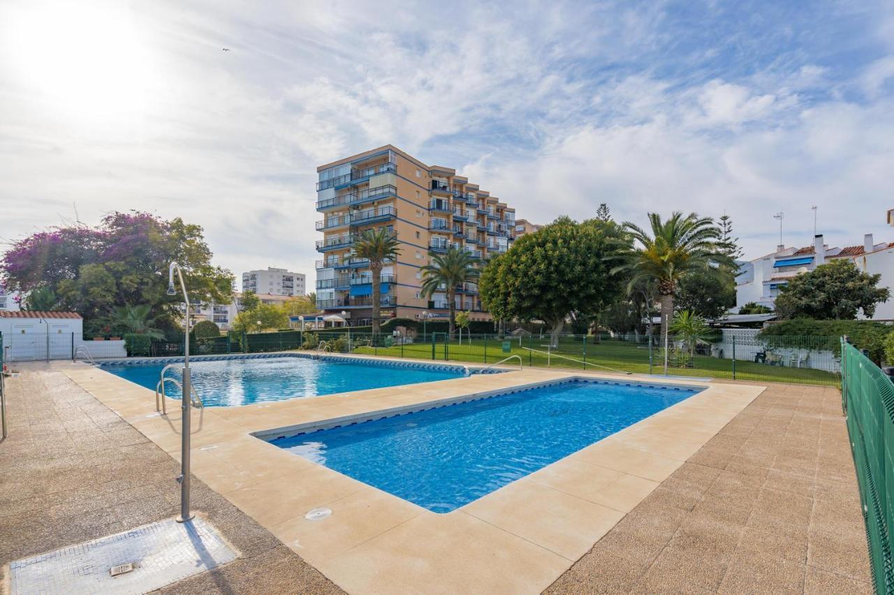 Holiday Rentals Piscina, Playa Parking A 5 Min Caminando Del Puerto De Benalmadena Exterior photo